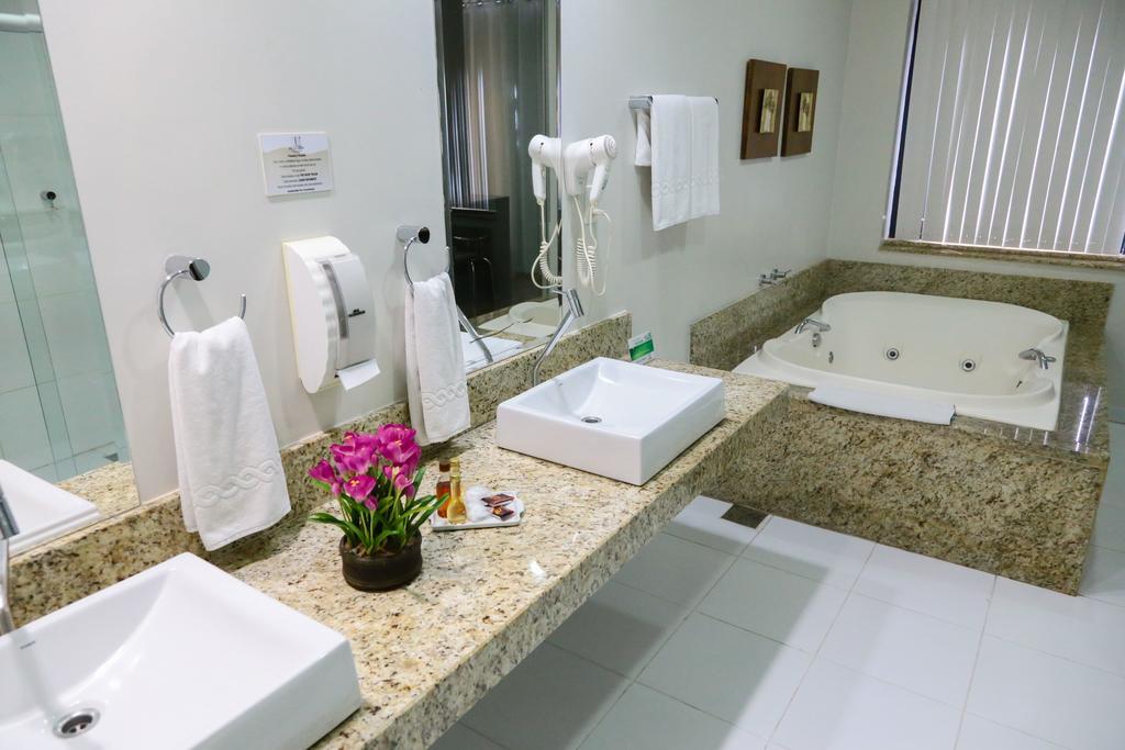 Hotel Porto Madeira ปอร์โตเวโล ภายนอก รูปภาพ