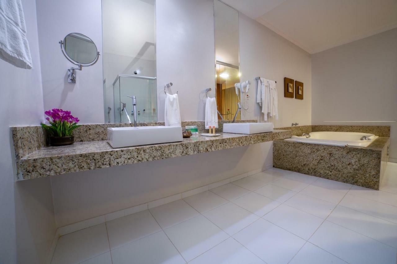 Hotel Porto Madeira ปอร์โตเวโล ภายนอก รูปภาพ